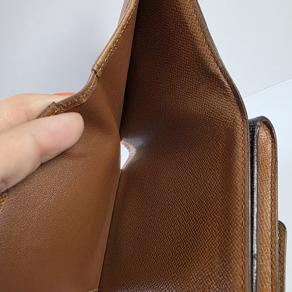 Louis Vuitton Monogram Compact Elise Wallet - Picture 9 of 11